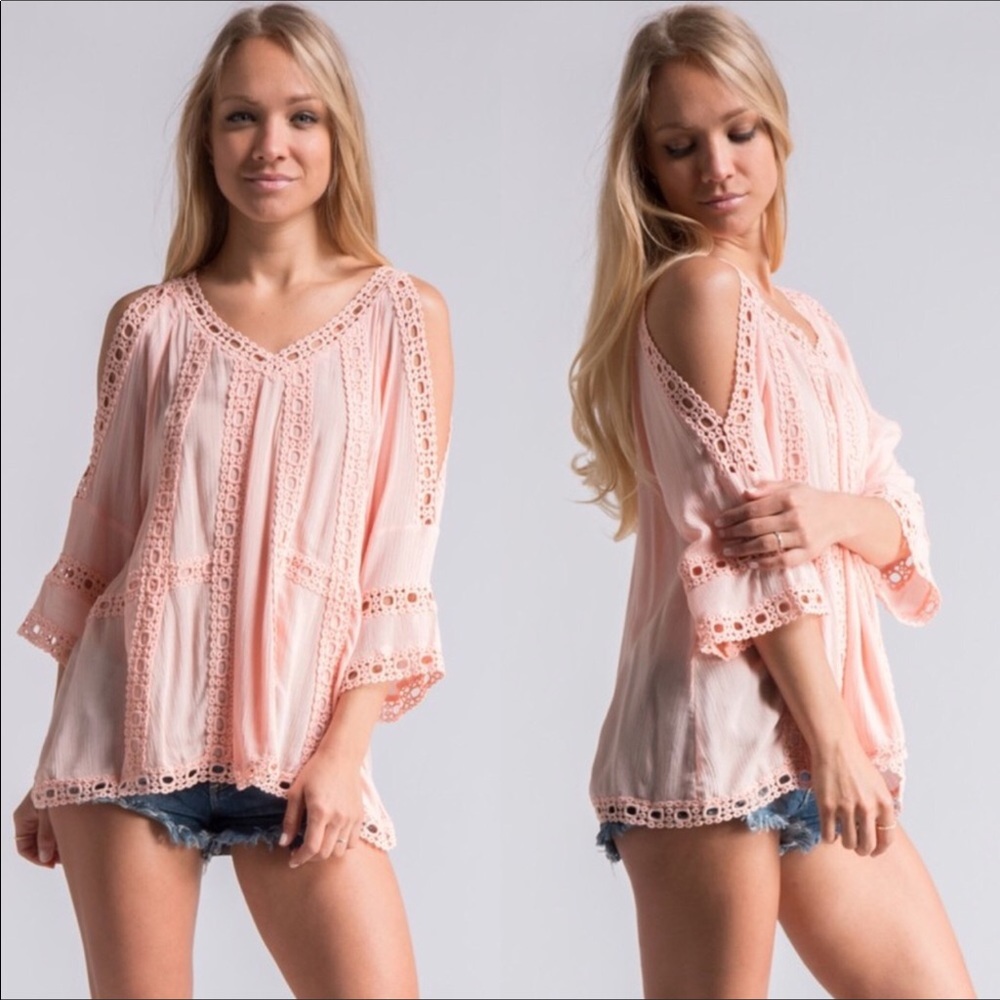 NWT Peach Lace Crochet detail top size Small